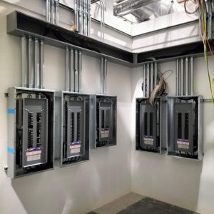 Suministro e instalación de tablero y centros de cargas 26